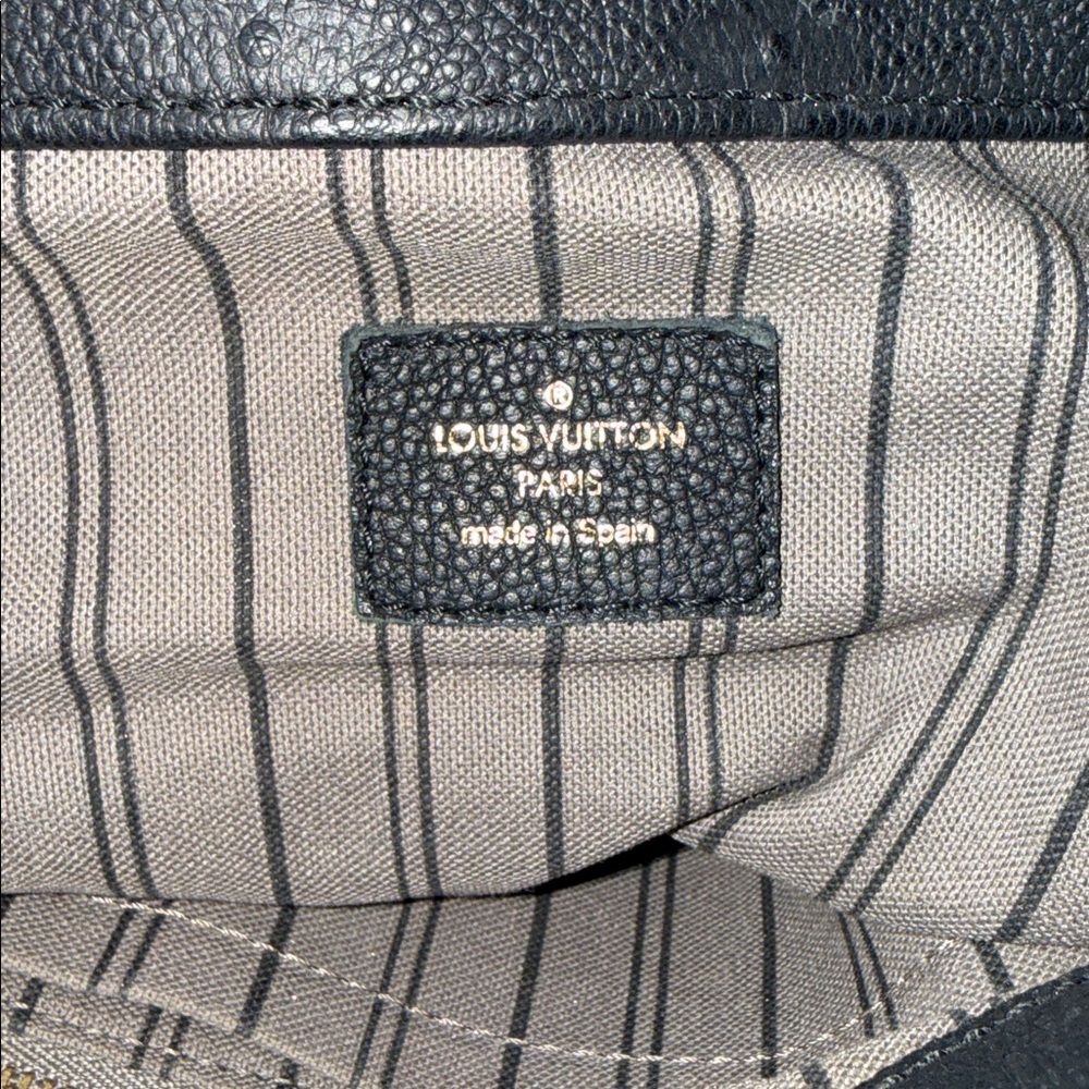 Authentic LOUIS VUITTON Empreinte Artsy MM Black - Picture 7 of 8
